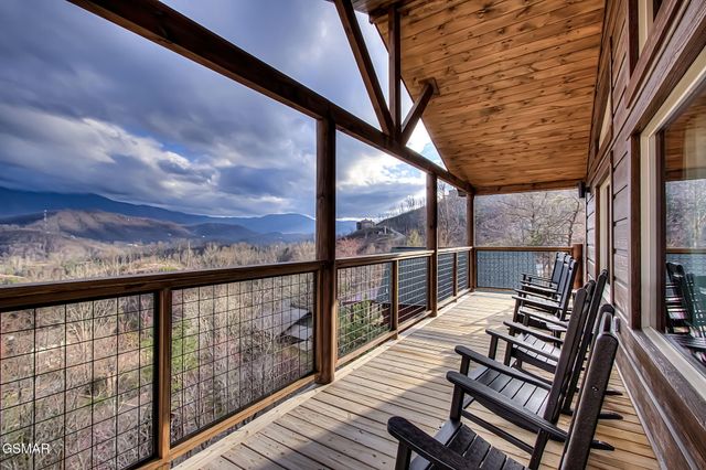 709 Deerfoot Drive, Gatlinburg, TN 37738