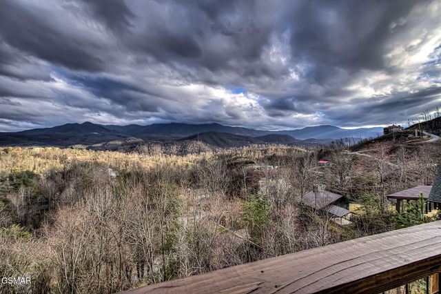 709 Deerfoot Drive, Gatlinburg, TN 37738