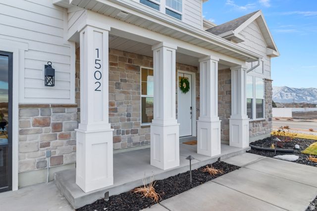 2485 W 2950 N, Farr West, UT 84404