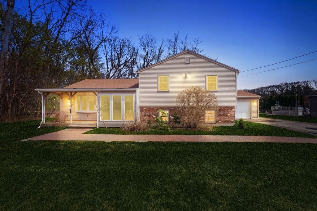 137 Bryn Mawr Ave, Auburn, MA 01501