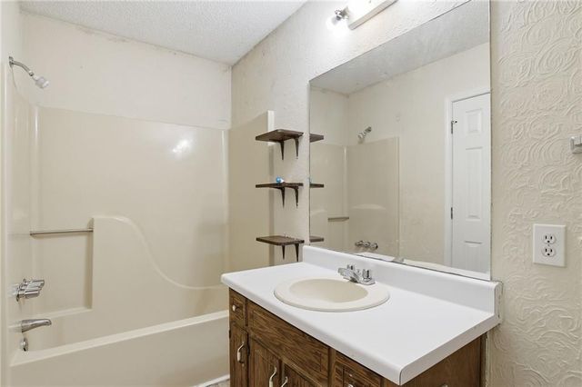 632 Jockey Lane, Auburn, GA 30011