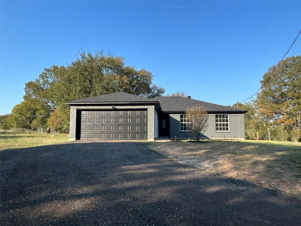 147 Shoreside DR, Bastrop, TX 78602