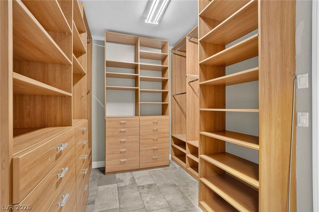 11212 Dell Cliffs Court, Las Vegas, NV 89144