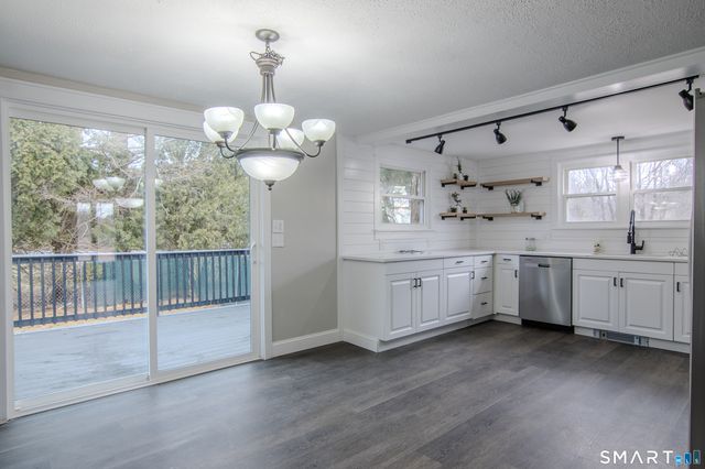 2 Mary Road, Thompson, CT 06277