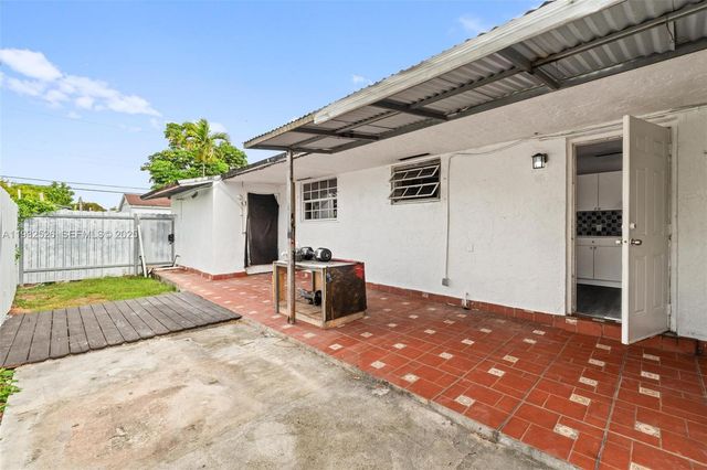 11441 SW 2nd St 11443, Sweetwater, FL 33174