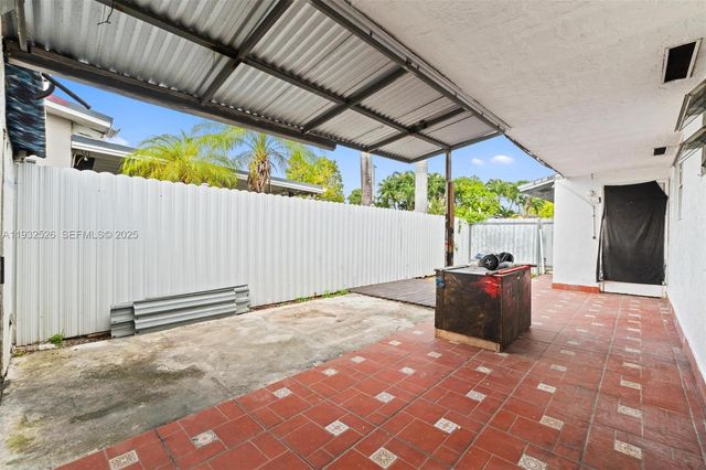 11441 SW 2nd St 11443, Sweetwater, FL 33174