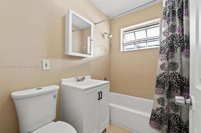 11441 SW 2nd St 11443, Sweetwater, FL 33174