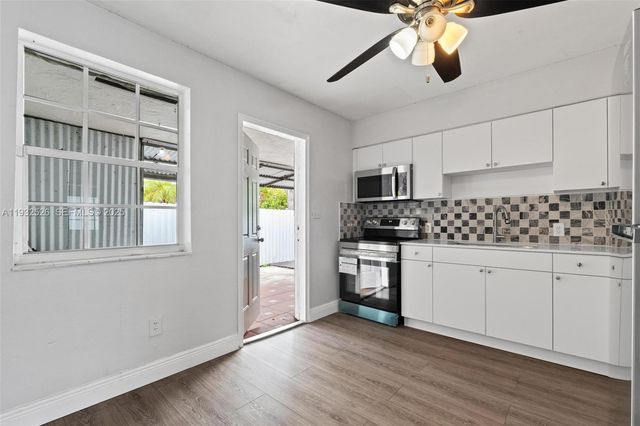 11441 SW 2nd St 11443, Sweetwater, FL 33174