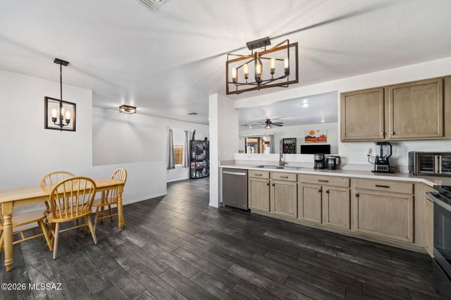 228 E Scarlet Maple Street, Sahuarita, AZ 85629