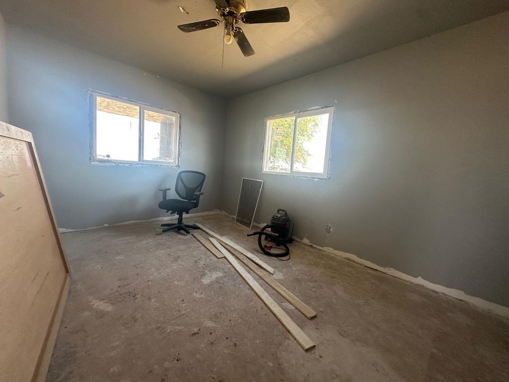 Image 6 of property listing at 7599 Avenue 152, Tipton, CA 93272