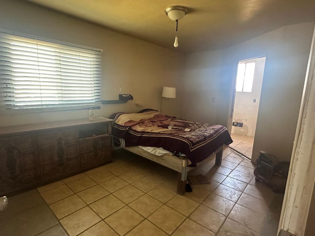 Image 8 of property listing at 7599 Avenue 152, Tipton, CA 93272