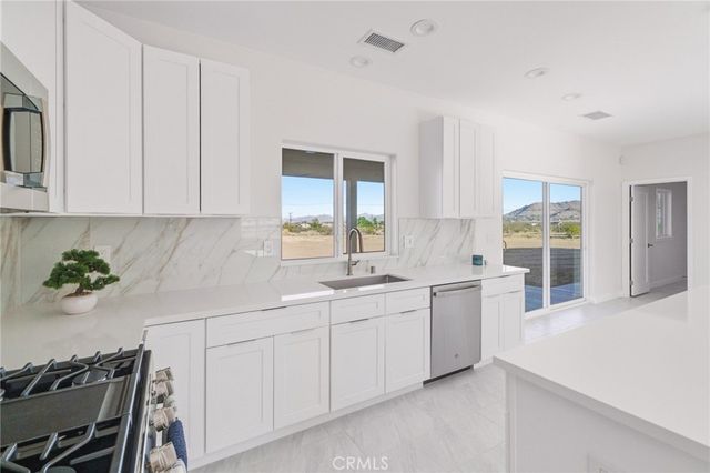 15192 Barbara, Apple Valley, CA 92307