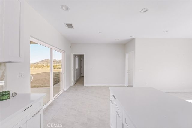 15192 Barbara, Apple Valley, CA 92307