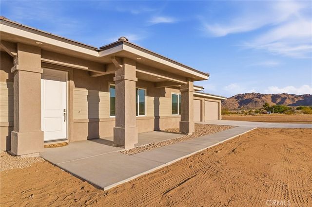 15192 Barbara, Apple Valley, CA 92307