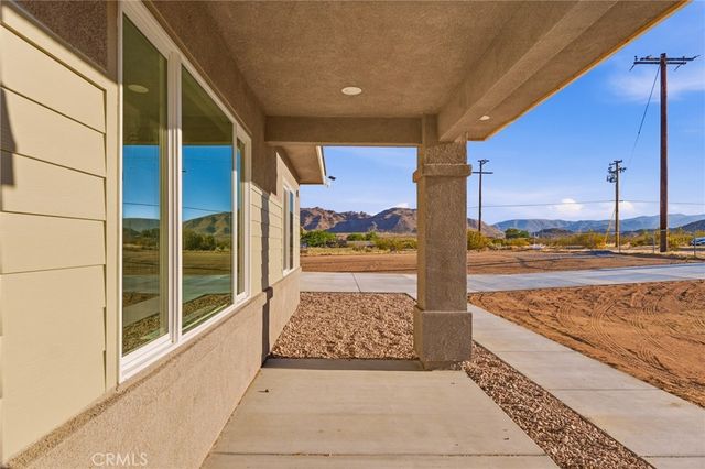 15192 Barbara, Apple Valley, CA 92307