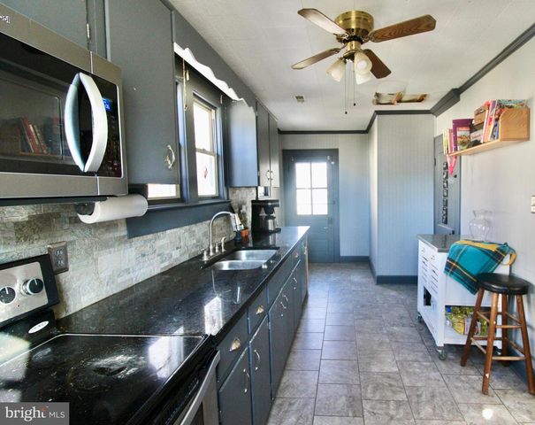 307 W CENTRAL AVE, Federalsburg, MD 21632