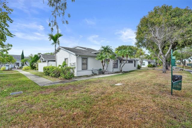6405 SW 152nd Cir Pl 10-05, Miami, FL 33193