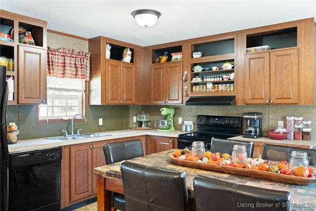 5187 W State Road 64, Taswell, IN 47175