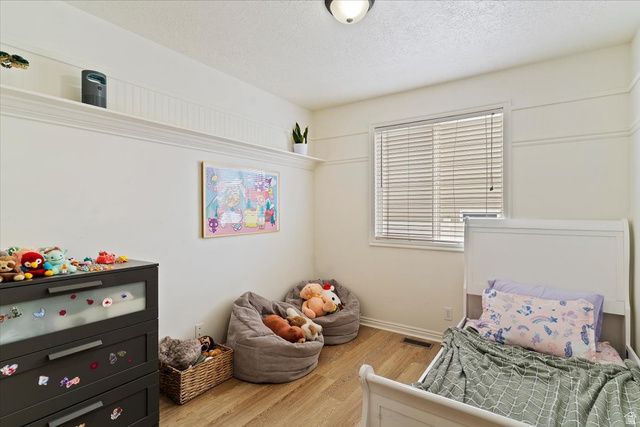 1433 W PEBBLECREEK DR, Layton, UT 84041