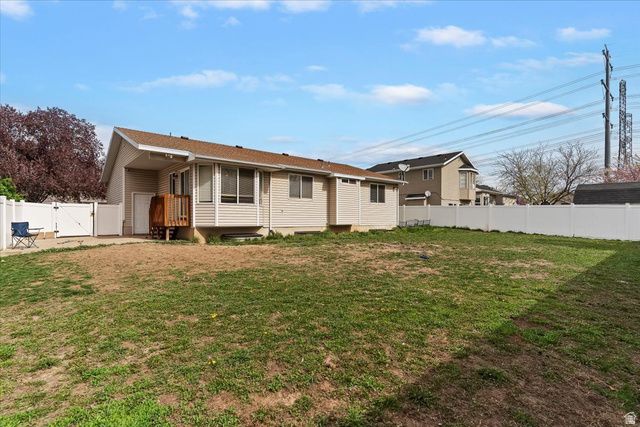 1433 W PEBBLECREEK DR, Layton, UT 84041