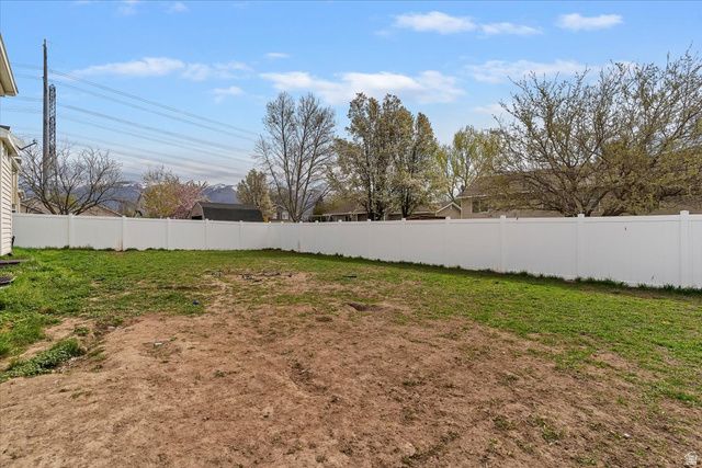 1433 W PEBBLECREEK DR, Layton, UT 84041