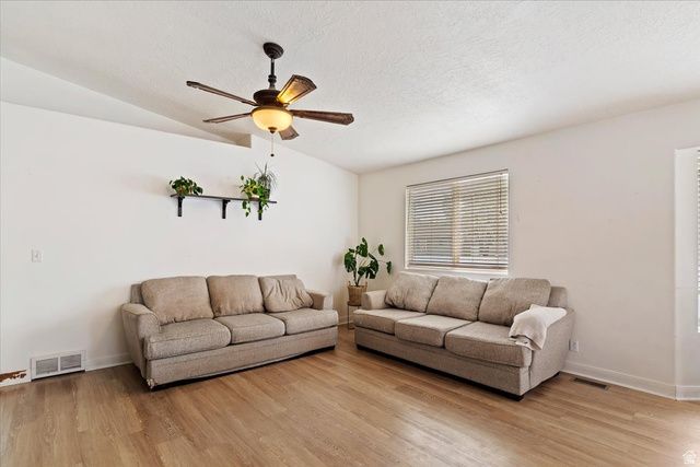 1433 W PEBBLECREEK DR, Layton, UT 84041