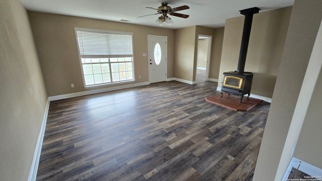 501 S Parker, Nixon, TX 78140