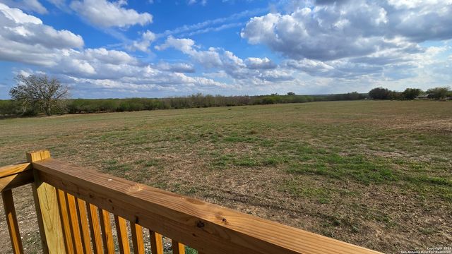 501 S Parker, Nixon, TX 78140