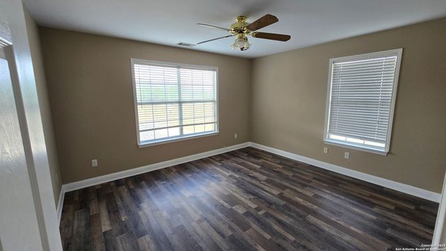 501 S Parker, Nixon, TX 78140