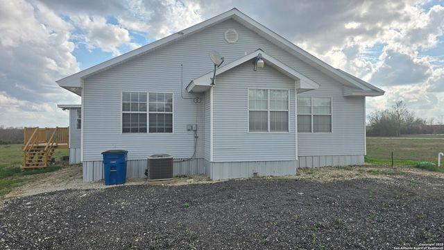 501 S Parker, Nixon, TX 78140