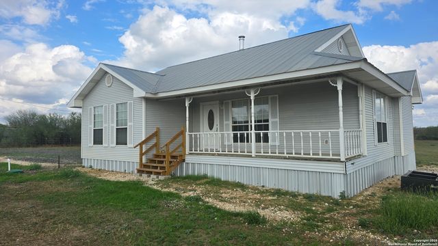 501 S Parker, Nixon, TX 78140