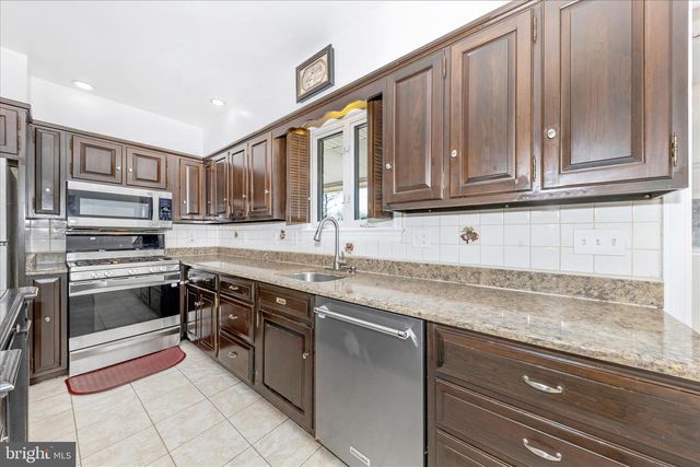 9504 VEIRS DR, Rockville, MD 20850