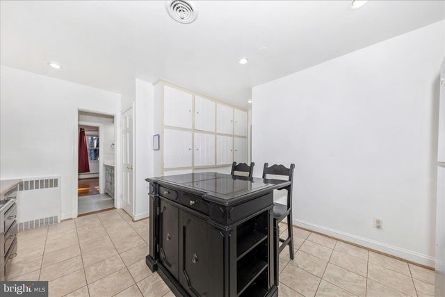 9504 VEIRS DR, Rockville, MD 20850