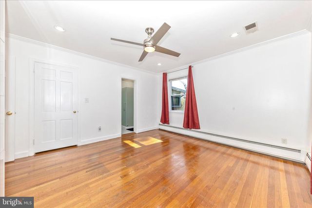 9504 VEIRS DR, Rockville, MD 20850