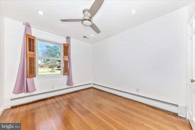 9504 VEIRS DR, Rockville, MD 20850