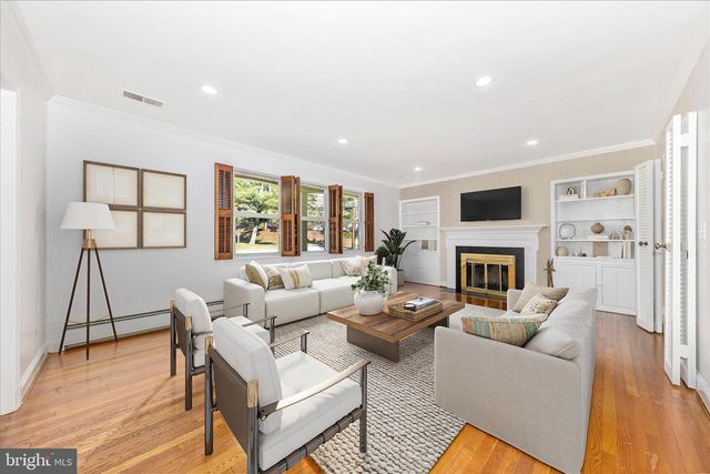 9504 VEIRS DR, Rockville, MD 20850