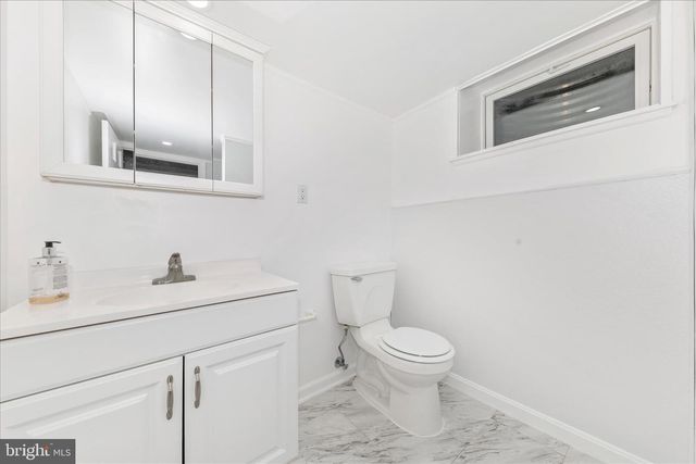 9504 VEIRS DR, Rockville, MD 20850