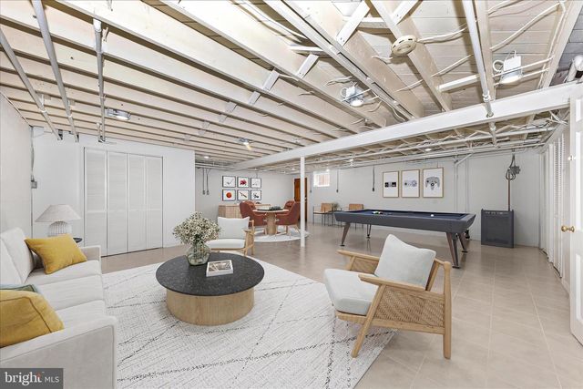 9504 VEIRS DR, Rockville, MD 20850