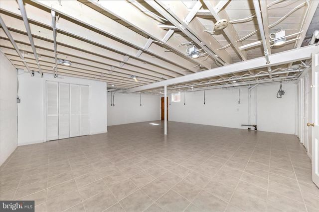 9504 VEIRS DR, Rockville, MD 20850