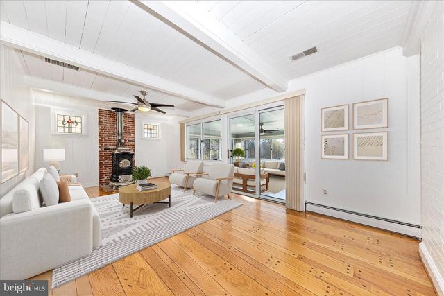 9504 VEIRS DR, Rockville, MD 20850