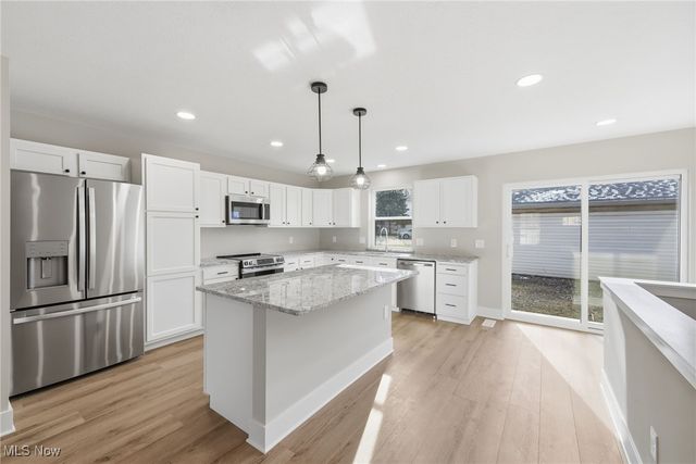 1086 Saint Andrews, Akron, OH 44312