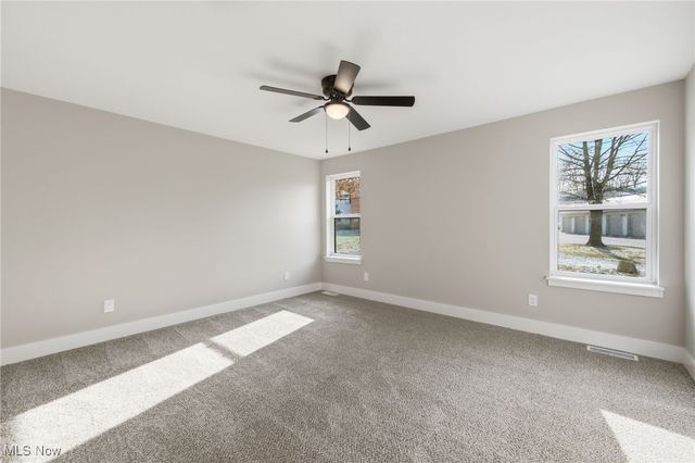 1086 Saint Andrews, Akron, OH 44312