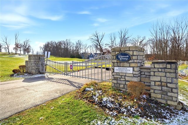 1086 Saint Andrews, Akron, OH 44312