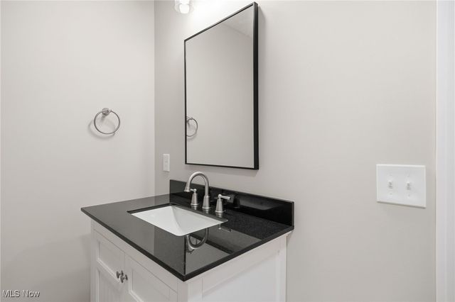 1086 Saint Andrews, Akron, OH 44312