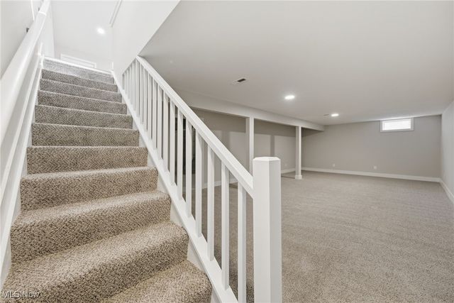 1086 Saint Andrews, Akron, OH 44312