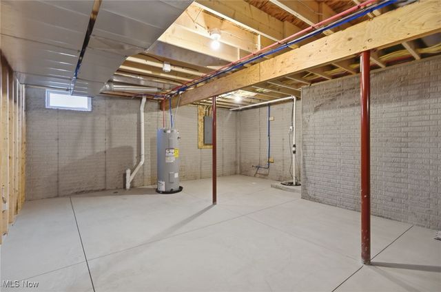 1086 Saint Andrews, Akron, OH 44312