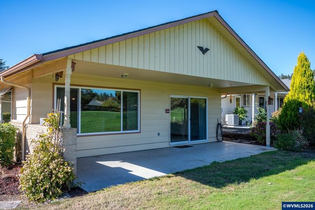 16205 SW King Charles Av, King City, OR 97224