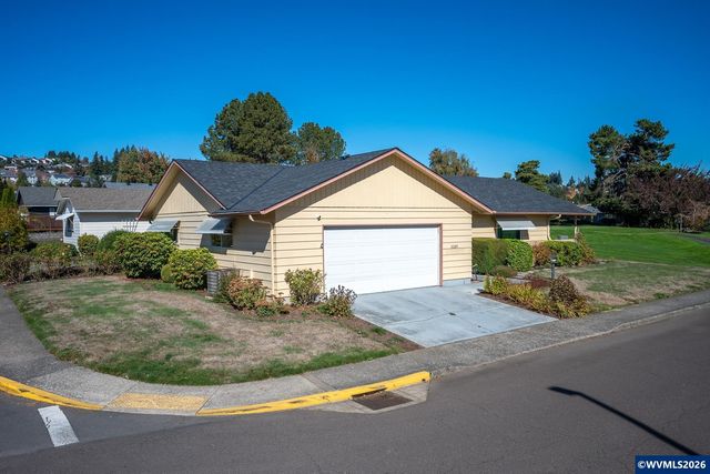 16205 SW King Charles Av, King City, OR 97224