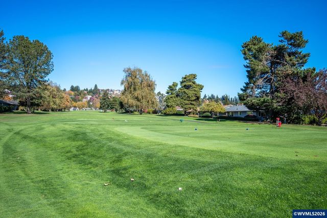 16205 SW King Charles Av, King City, OR 97224