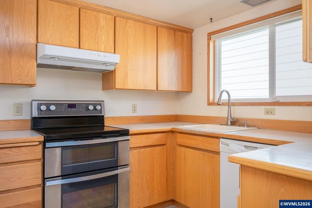 16205 SW King Charles Av, King City, OR 97224